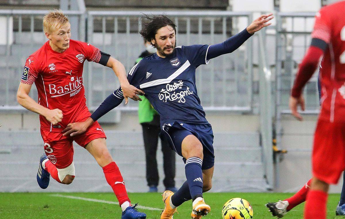 包含阿尔及尔尼斯不敌波尔多，遭遇两连败的词条