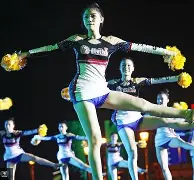 球员们在比赛中展现出惊人的表现英语 球员们在比赛中展现出惊人的表现英语