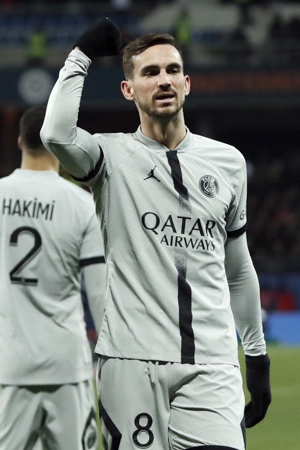 关于巴黎圣日耳曼逼平蒙彼利埃，保持不败战绩的信息